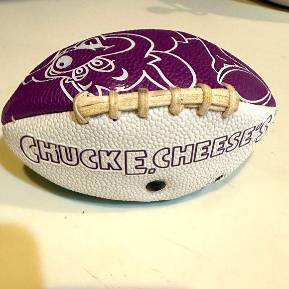 VTG 1990’s CHUCK E CHEESE’s FLAWED FOOTBALL PURPLE GREEN TEAL WHITE COLLECTIBLE - Picture 6 of 10